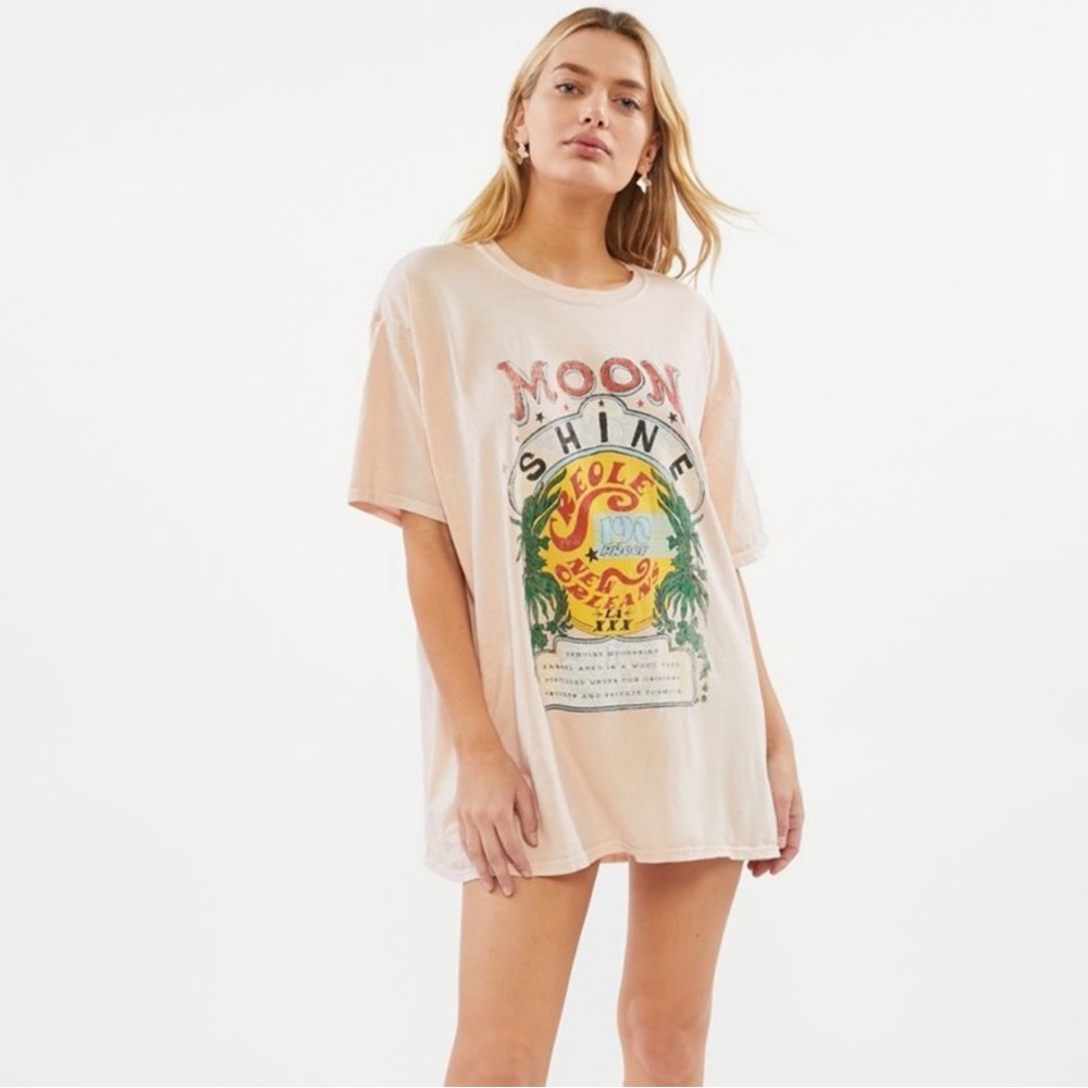 Project Social T UO Tshirt